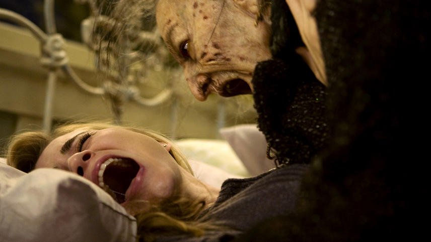 DRAG-ME-TO-HELL-(2009)